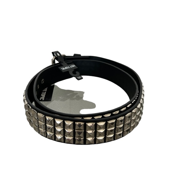 Hot Topic 3 Row Pyramid Belt In Black & Silver Size 3X - Picture 4 of 7